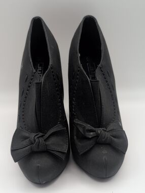 Juta | Women's Black Bow Front Slip-On Heels